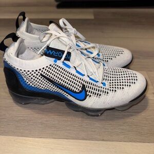 Nike vapor max White and Black Sneakers with Blue Accents